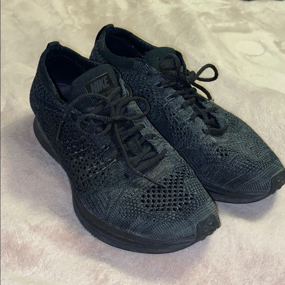 Women’s Nike Freerun Flyknit sz 8